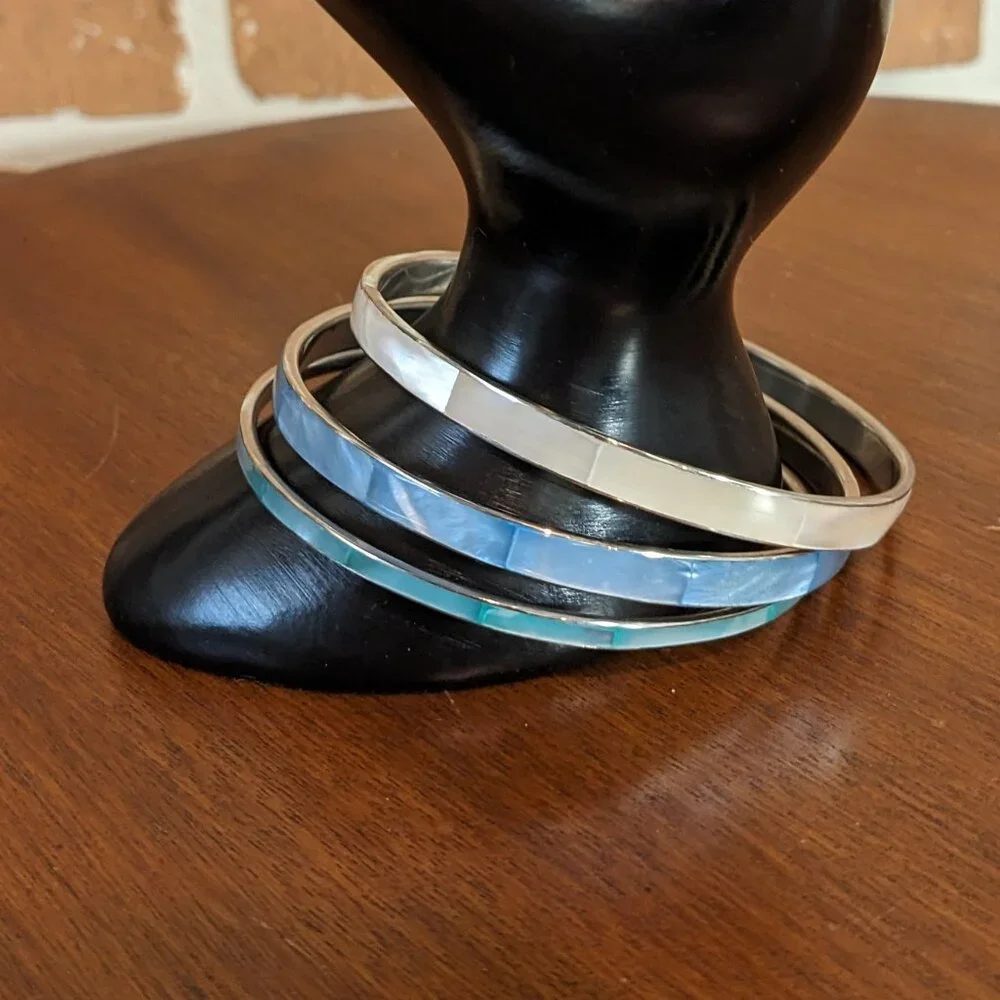 3 Shell Bangle Bracelets - Picture 1 of 3